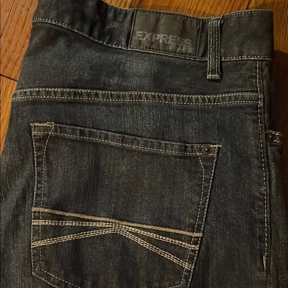 Express Black Jeans with Sleek Design and Subtle Stitching